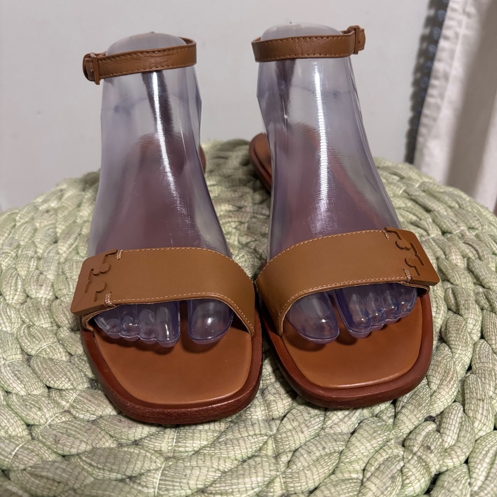 NEW Tory Burch Gabrielle Brown Leather Ankle Strap Flat Sandals Size 8 - Picture 6 of 11